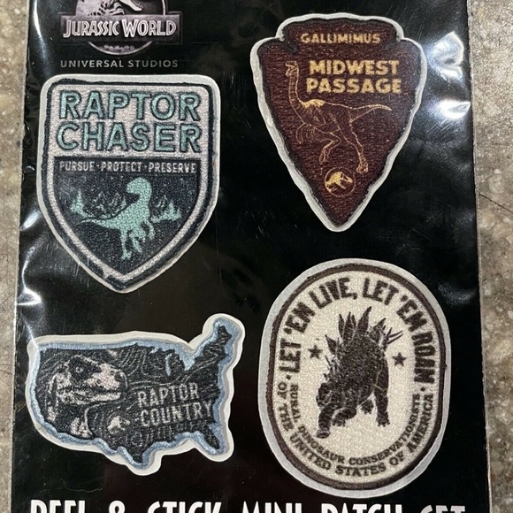 Universal Accessories Universal Studios Jurassic World Set Of 4